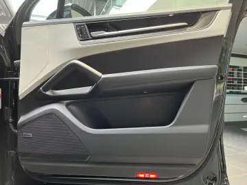 Porsche Cayenne E-Hybrid Coupé Black Edition