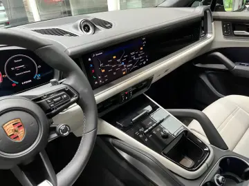 Porsche Cayenne E-Hybrid Coupé Black Edition