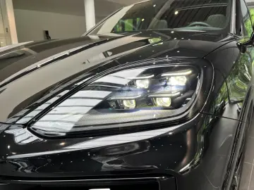 Porsche Cayenne E-Hybrid Coupé Black Edition