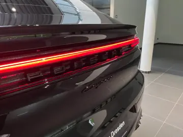 Porsche Cayenne E-Hybrid Coupé Black Edition