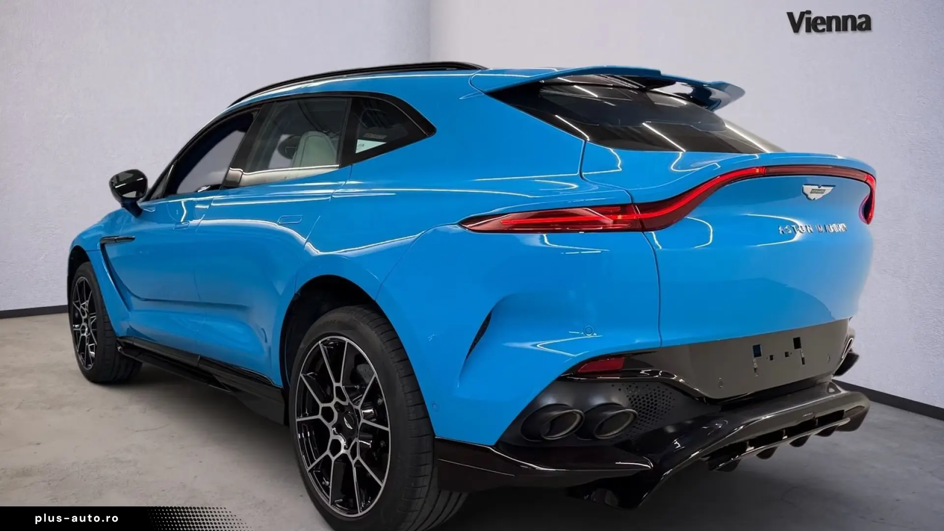 Aston Martin DBX 707   Elwood Blue   PANO   B&W