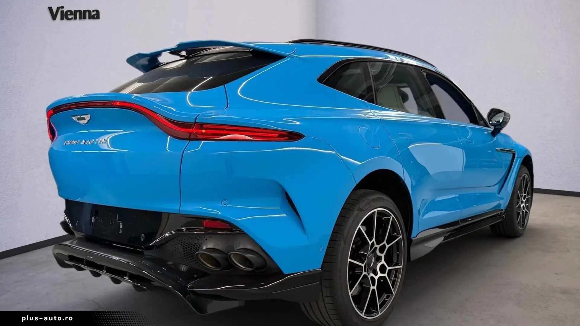 Aston Martin DBX 707   Elwood Blue   PANO   B&W