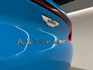 Aston Martin DBX 707   Elwood Blue   PANO   B&W