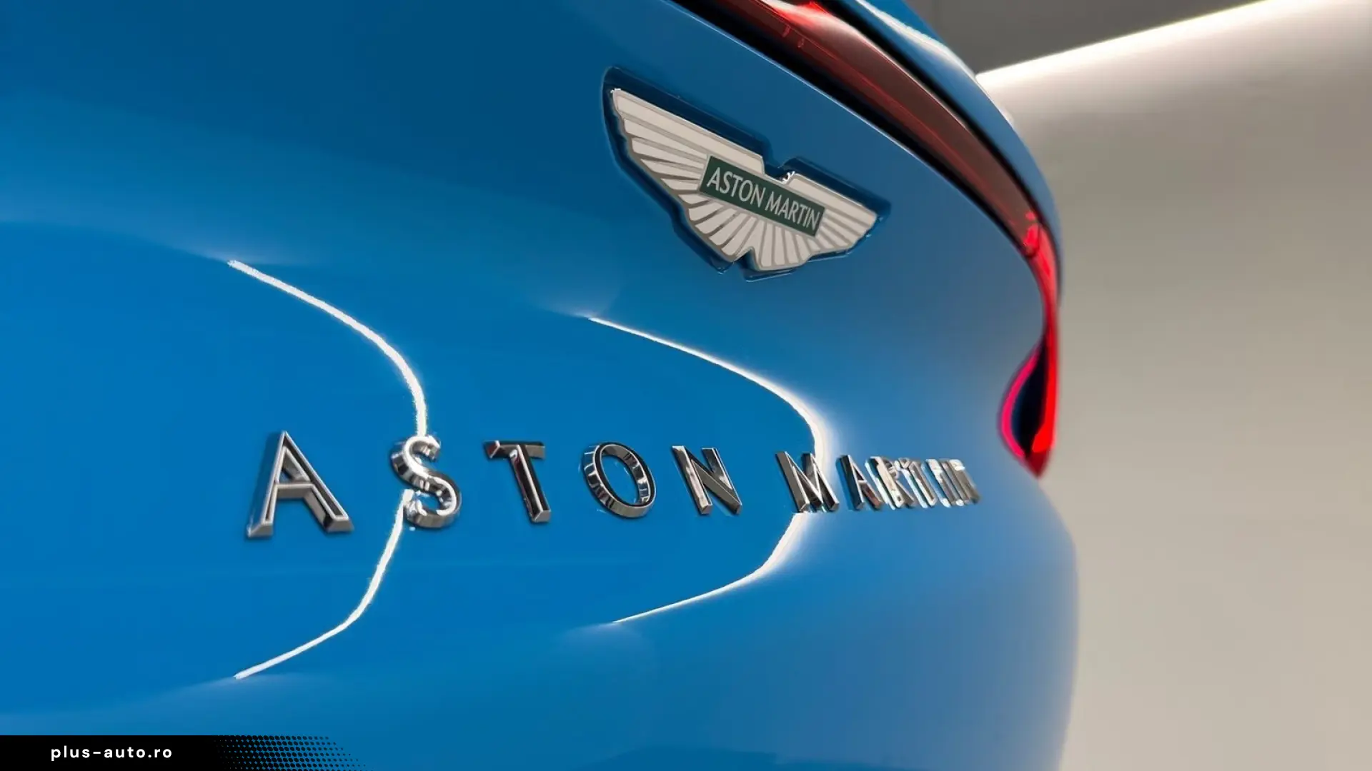 Aston Martin DBX 707   Elwood Blue   PANO   B&W