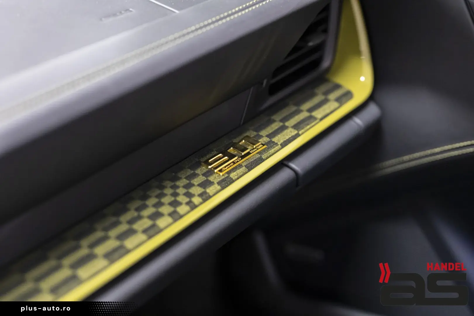 PORSCHE 992 911 GTS Spirit 70  Inno Lift Clubleder Bose
