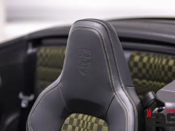 PORSCHE 992 911 GTS Spirit 70  Inno Lift Clubleder Bose