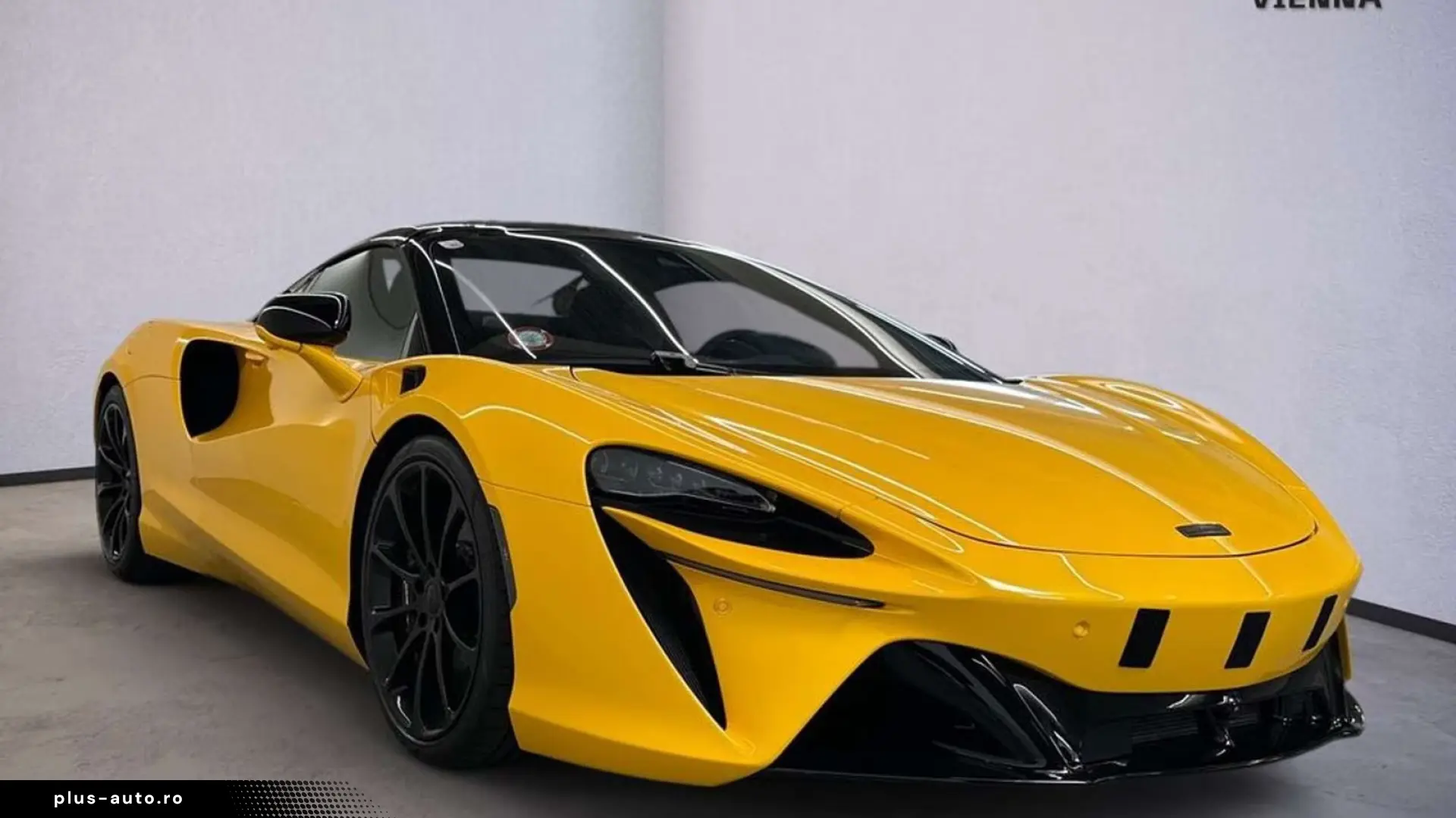 McLaren Artura Artura Spider   MSO Volcano Yellow   1. B