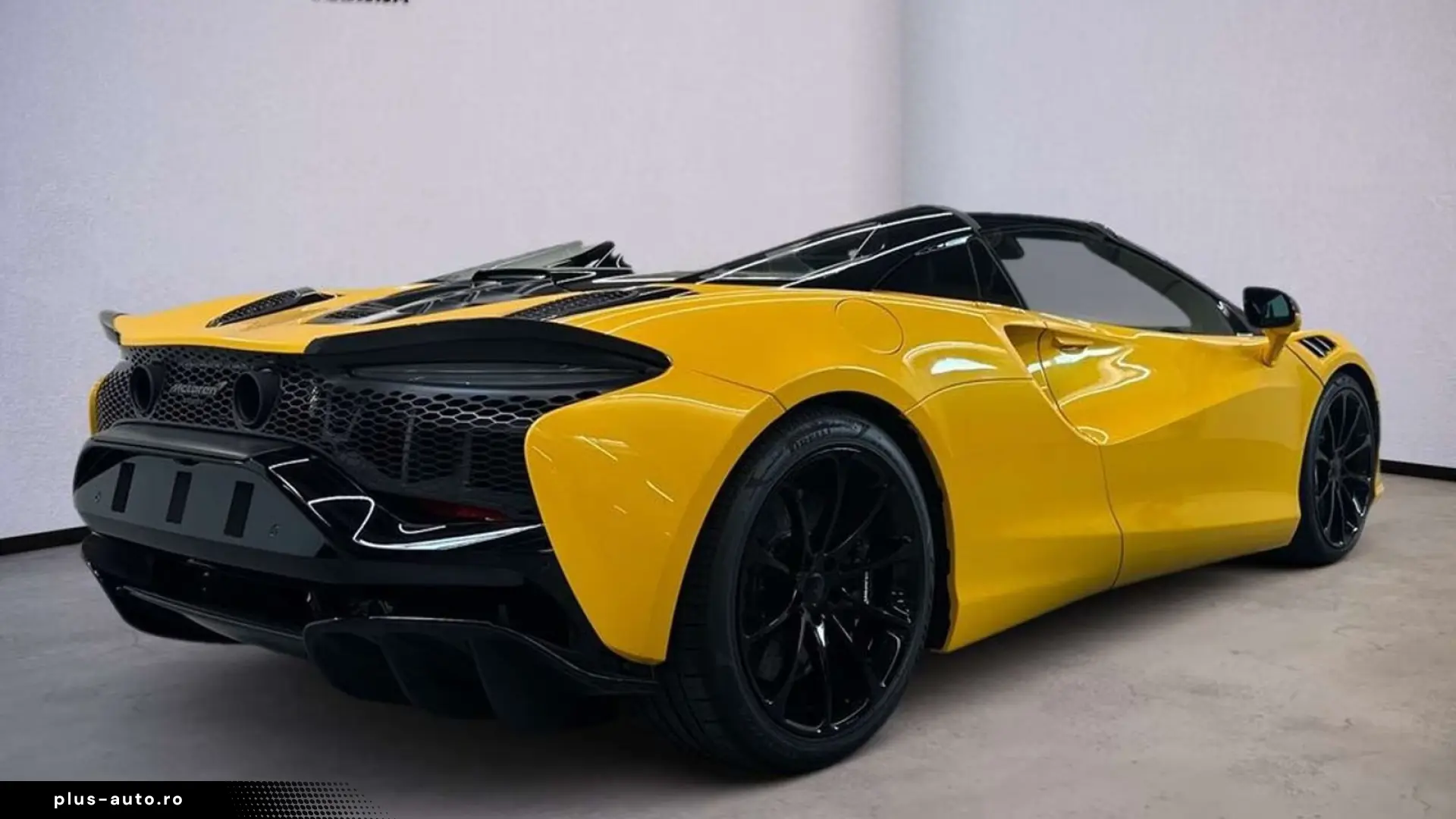 McLaren Artura Artura Spider   MSO Volcano Yellow   1. B