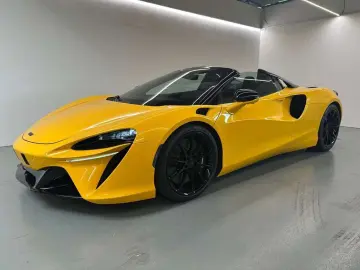 McLaren Artura Artura Spider   MSO Volcano Yellow   1. B