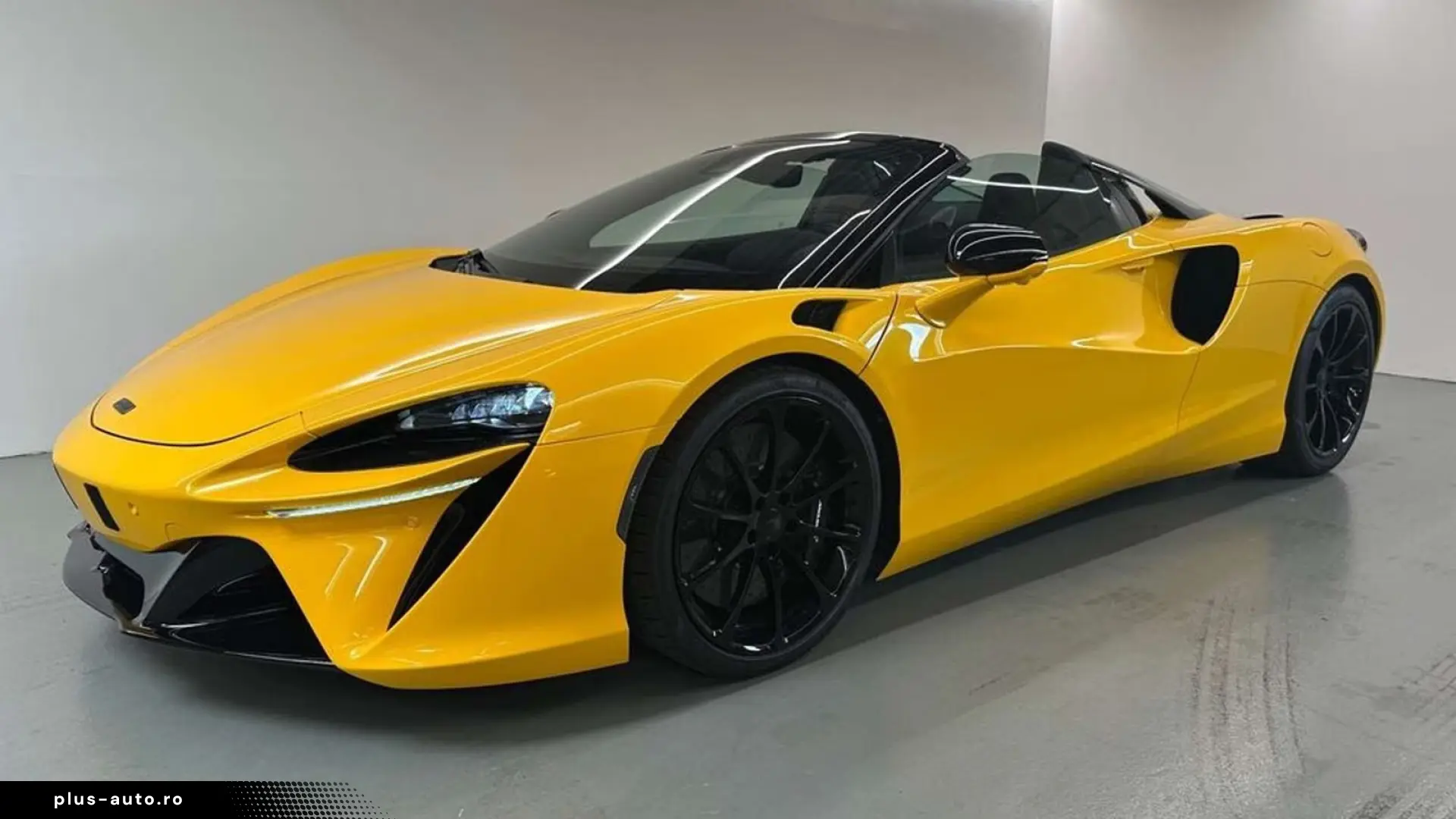 McLaren Artura Artura Spider   MSO Volcano Yellow   1. B