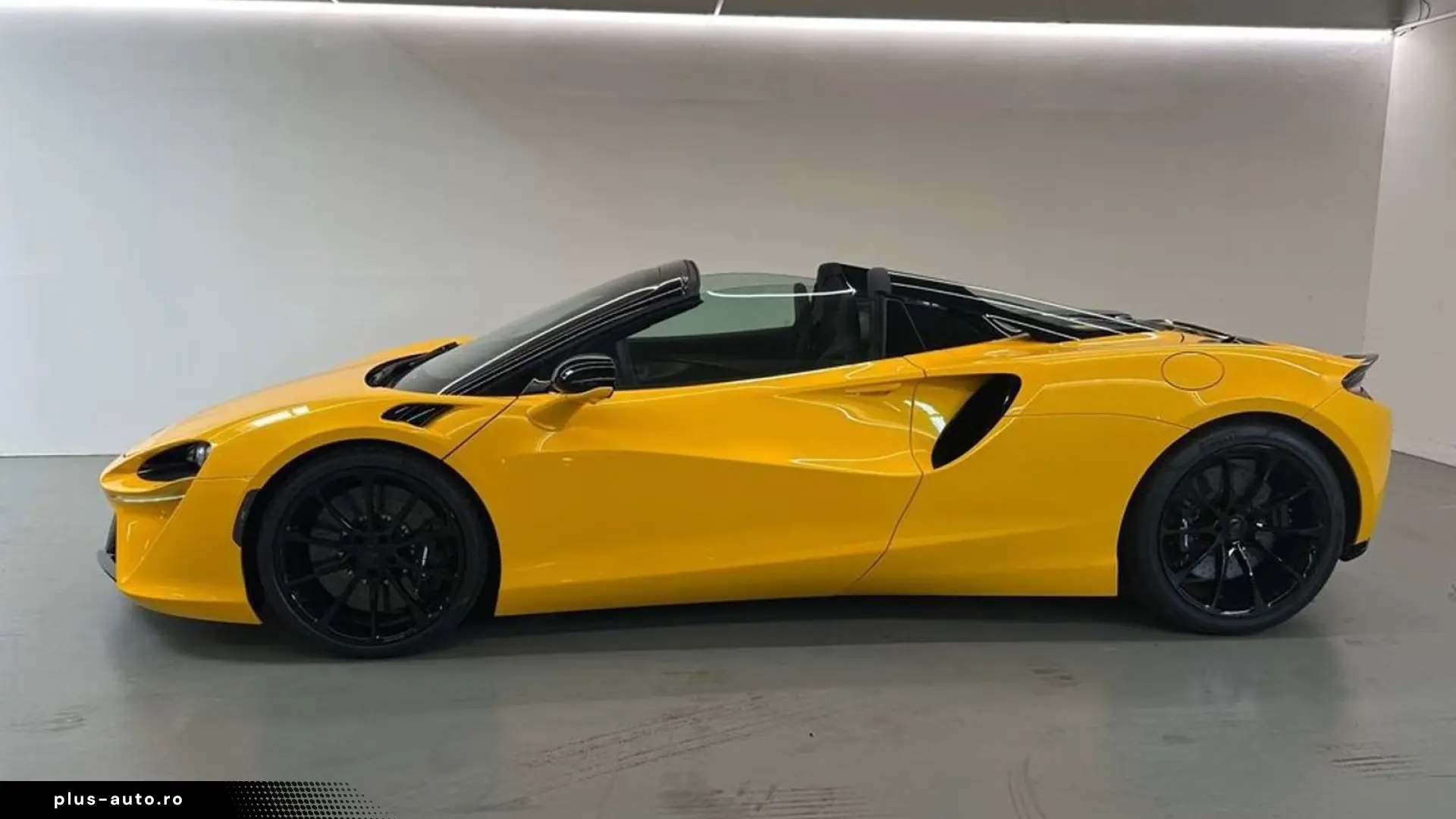 McLaren Artura Artura Spider   MSO Volcano Yellow   1. B