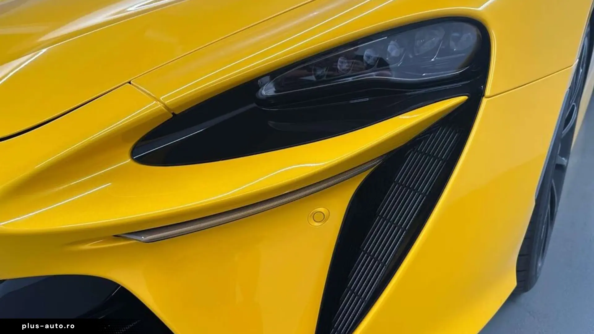 McLaren Artura Artura Spider   MSO Volcano Yellow   1. B