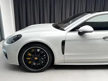 Porsche Panamera 4 GTS