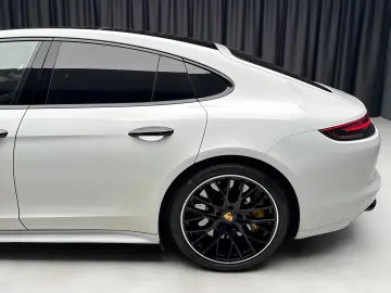 Porsche Panamera 4 GTS