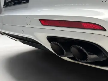 Porsche Panamera 4 GTS