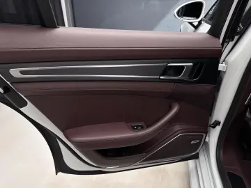 Porsche Panamera 4 GTS