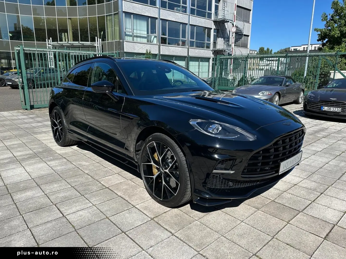 ASTON MARTIN DBX 707 Jet Black   Onyx Black