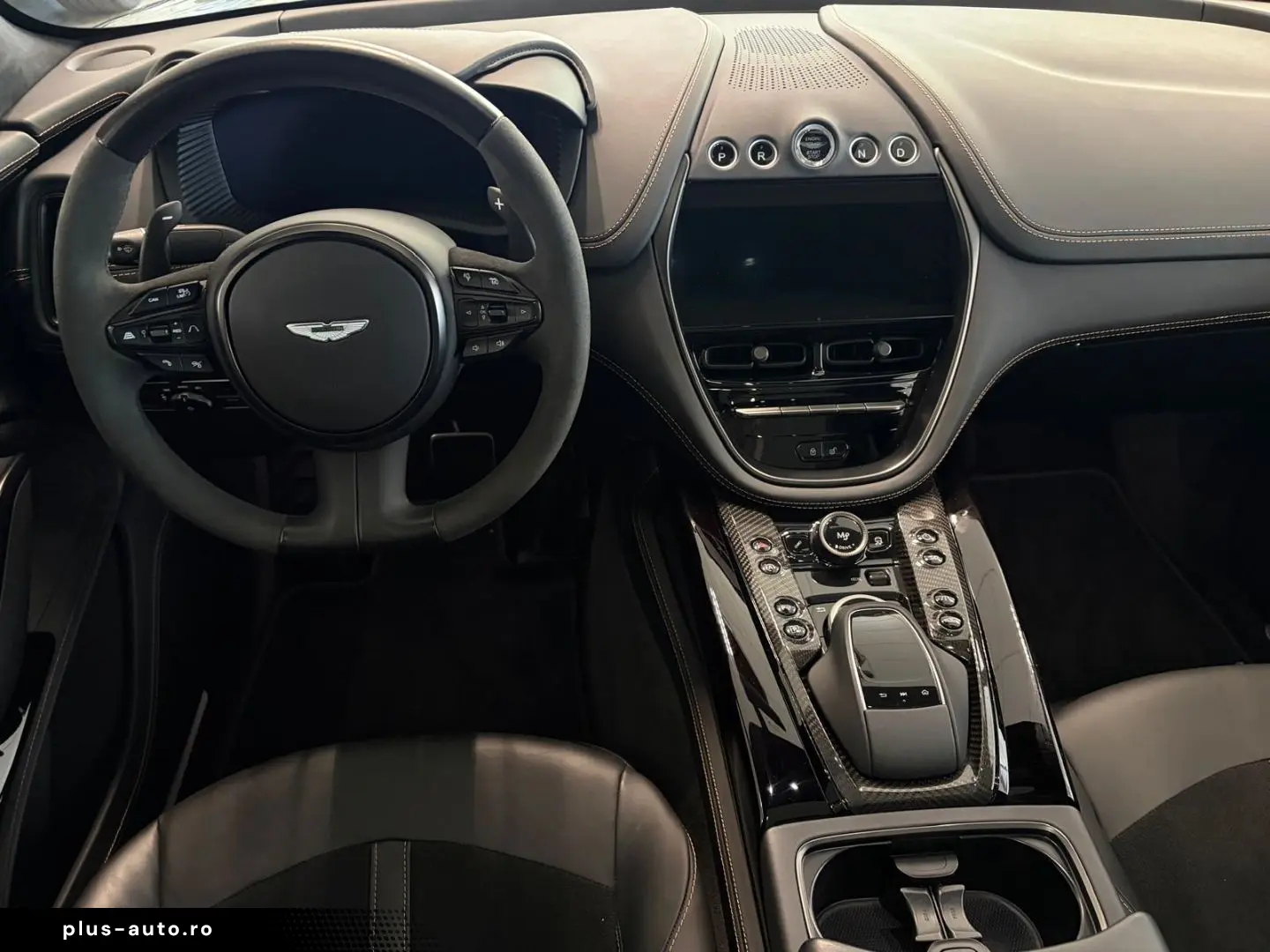 ASTON MARTIN DBX 707 Jet Black   Onyx Black