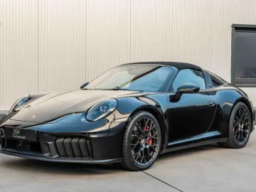 PORSCHE 992.2 4 GTS Targa Lift Bose Garantie