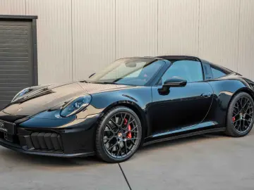 PORSCHE 992.2 4 GTS Targa Lift Bose Garantie