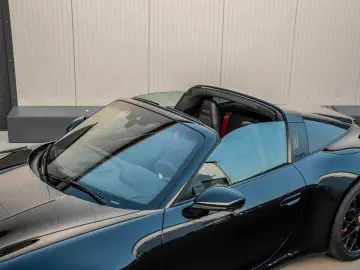 PORSCHE 992.2 4 GTS Targa Lift Bose Garantie