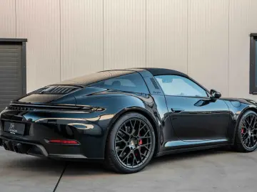 PORSCHE 992.2 4 GTS Targa Lift Bose Garantie