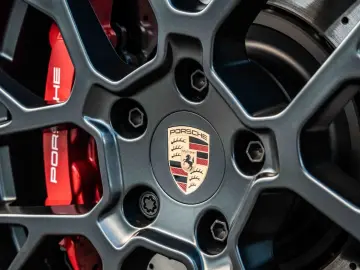 PORSCHE 992.2 4 GTS Targa Lift Bose Garantie