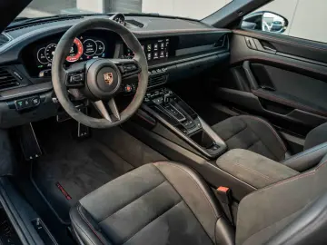 PORSCHE 992.2 4 GTS Targa Lift Bose Garantie