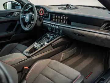 PORSCHE 992.2 4 GTS Targa Lift Bose Garantie