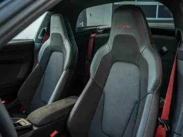 PORSCHE 992.2 4 GTS Targa Lift Bose Garantie