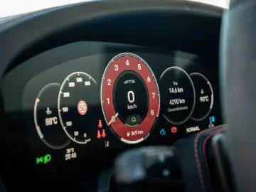 PORSCHE 992.2 4 GTS Targa Lift Bose Garantie