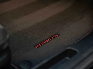 PORSCHE 992.2 4 GTS Targa Lift Bose Garantie