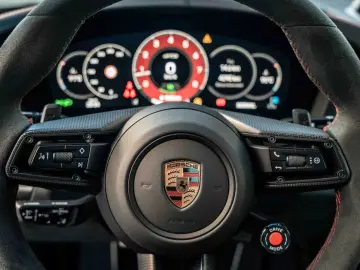 PORSCHE 992.2 4 GTS Targa Lift Bose Garantie