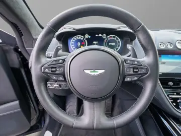 Aston Martin DBX 550  Jet Black   Onyx Black