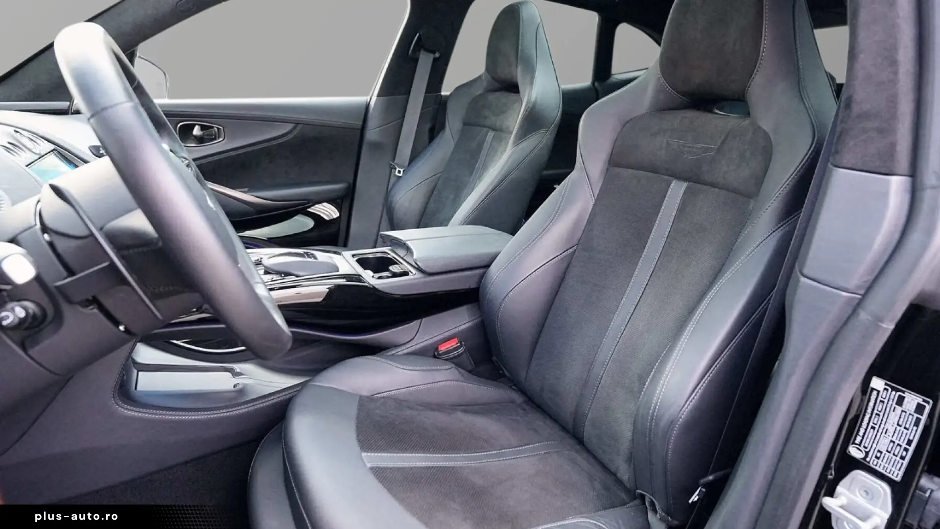 Aston Martin DBX 550  Jet Black   Onyx Black