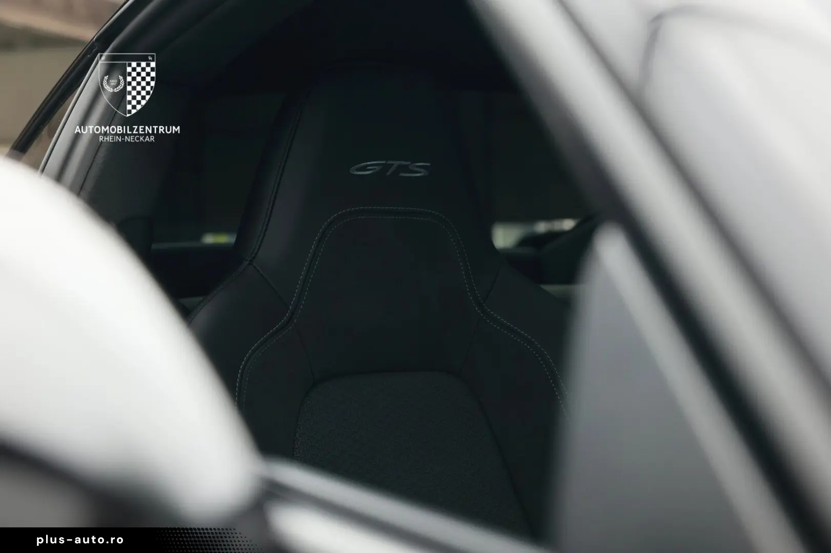 PORSCHE 911 Carrera GTS Sportabgas Carbon BOSE