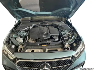 MERCEDES-BENZ E 220 d AMG AHK Night Totw. Kamera Amb…