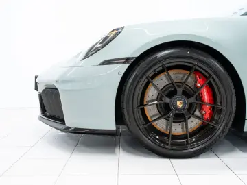 PORSCHE 992 Carrera GTS