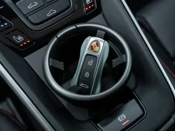 PORSCHE 992 Carrera GTS