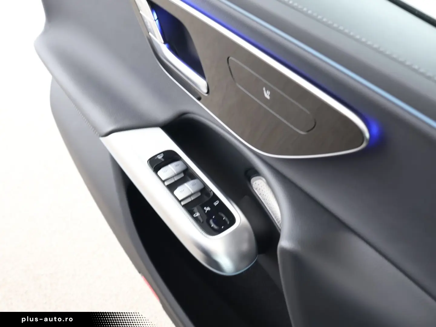 MERCEDES-BENZ E 200 AMG Night AHK Burmester 4D Distronic