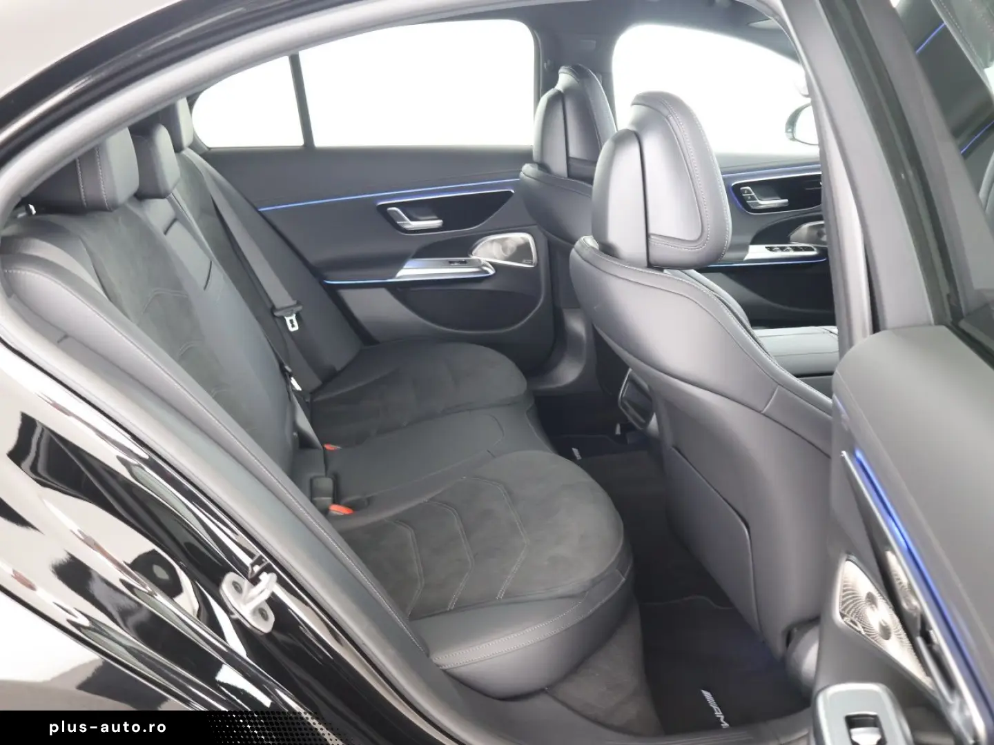 MERCEDES-BENZ E 200 AMG Night AHK Burmester 4D Distronic