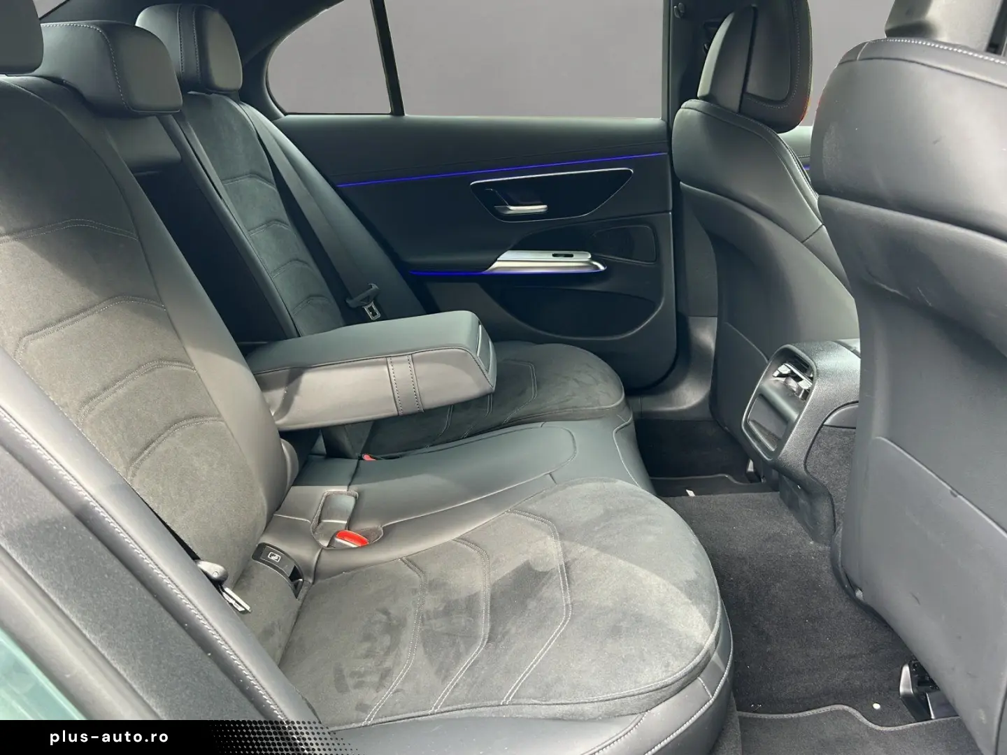 MERCEDES-BENZ E 200 AMG Pano DISTRO Kamera NIGHT KeyGO 19