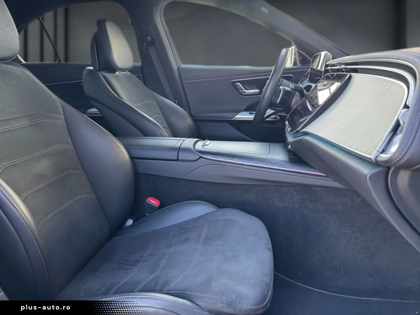 MERCEDES-BENZ E 220 d AMG  20''  Pano-D.  &hellip;