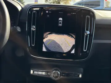 Volvo XC40 Core Pure Electric Ext. Range AHK GJR