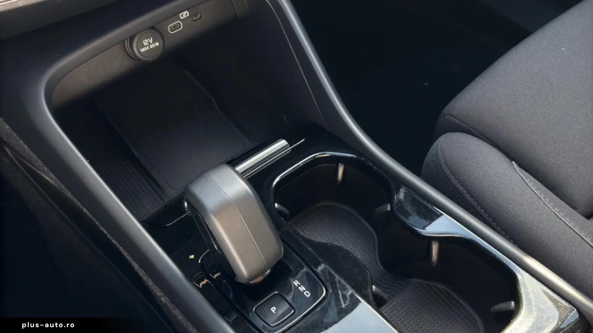 Volvo XC40 Core Pure Electric Ext. Range AHK GJR