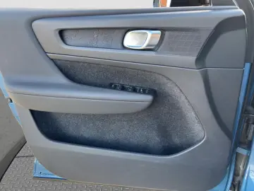 Volvo XC40 Core Pure Electric Ext. Range AHK GJR