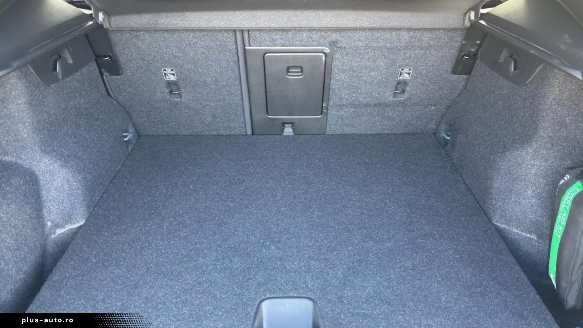 Volvo XC40 Core Pure Electric Ext. Range AHK GJR