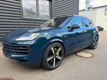 PORSCHE Cayenne S E-Hybrid Pano HA-Lenk PDCC AHK 22