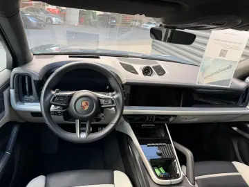 PORSCHE Cayenne S E-Hybrid Pano HA-Lenk PDCC AHK 22
