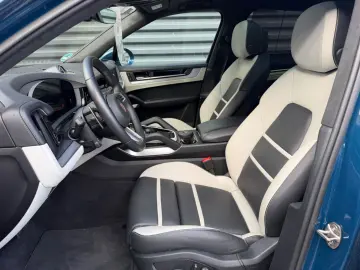 PORSCHE Cayenne S E-Hybrid Pano HA-Lenk PDCC AHK 22